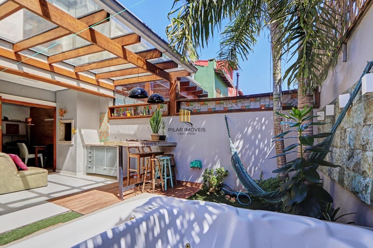 Casa de Condomínio 3 dormitórios no bairro Vila Nova