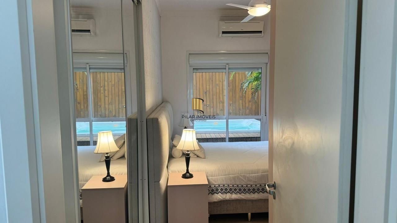 Casa de Condomínio 4 dormitórios no bairro Hípica