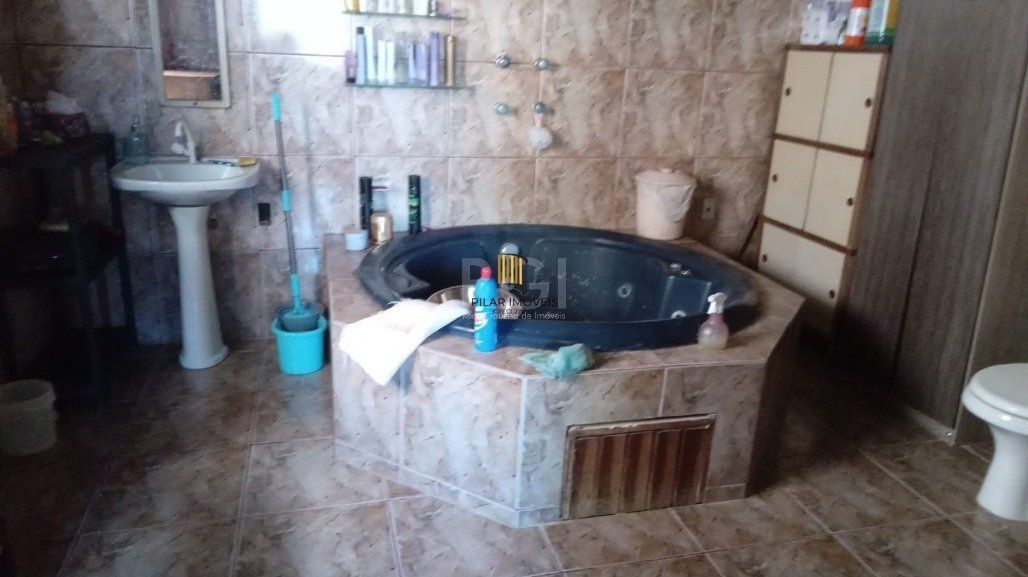 Casa para Venda - 400m², 3 dormitórios, Ponta Grossa