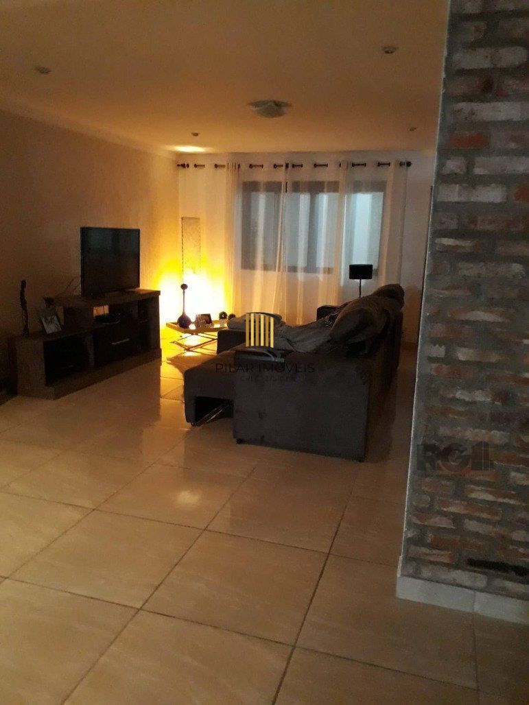 Casa 4 dormitórios no bairro Ipanema