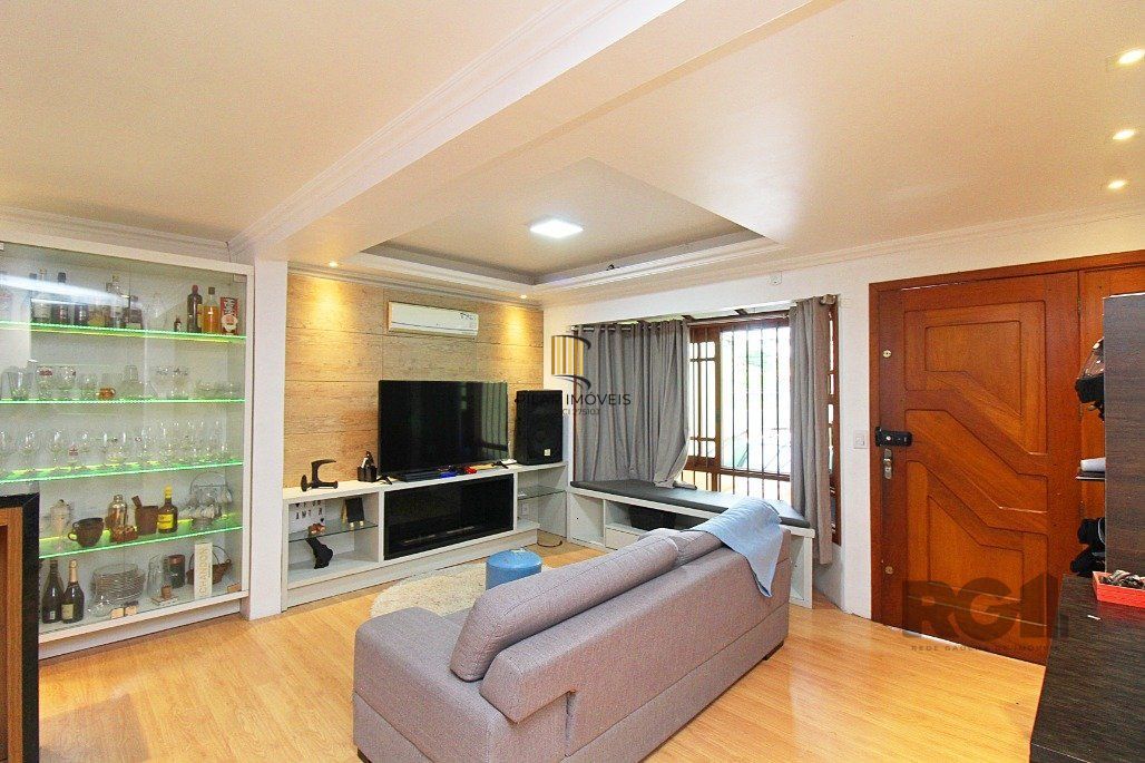 Sobrado para Venda - 218m², 4 dormitórios, sendo 3 suites, 2 vagas - Ipanema