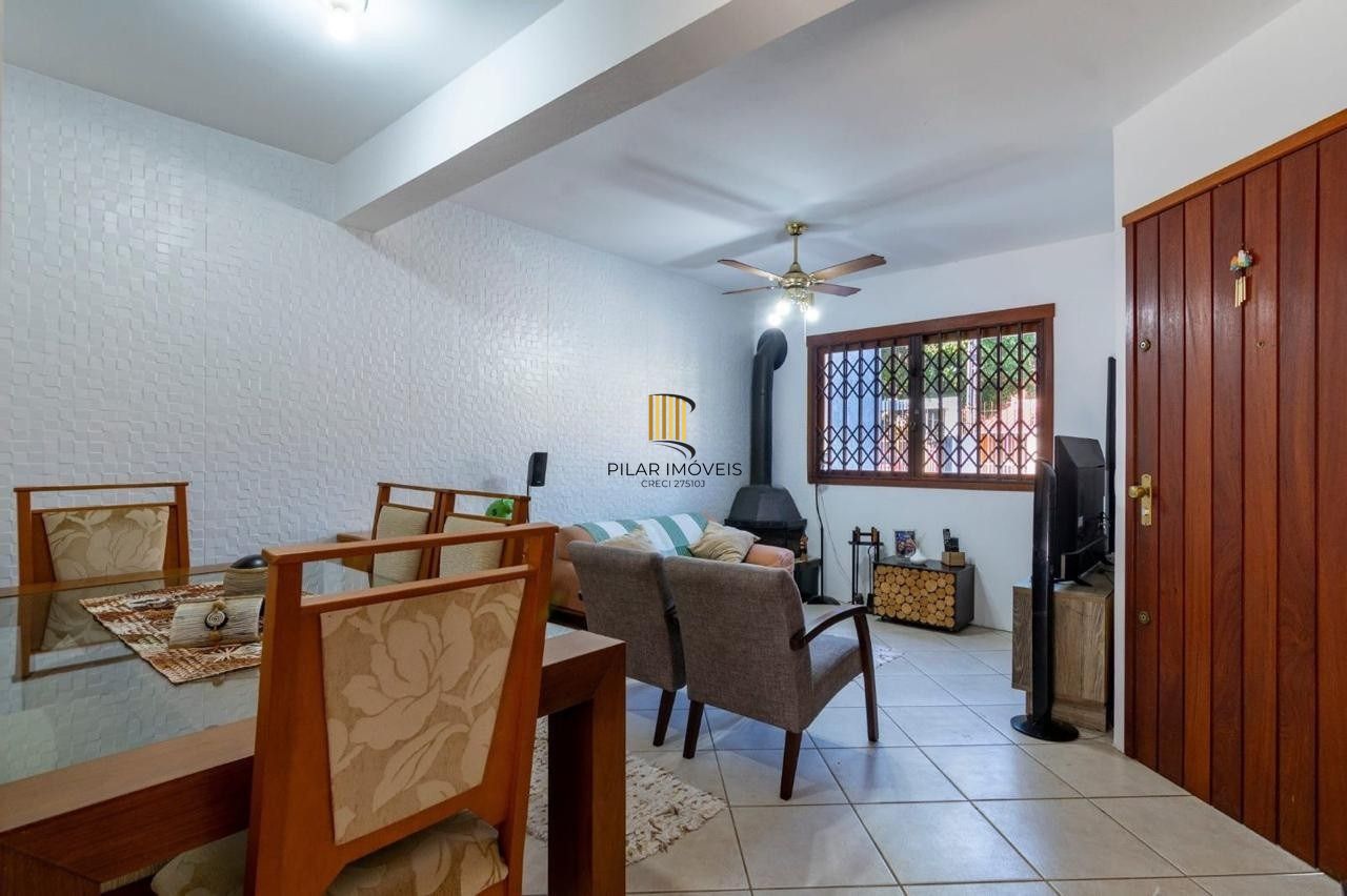Casa 3 dormitórios no bairro Hípica