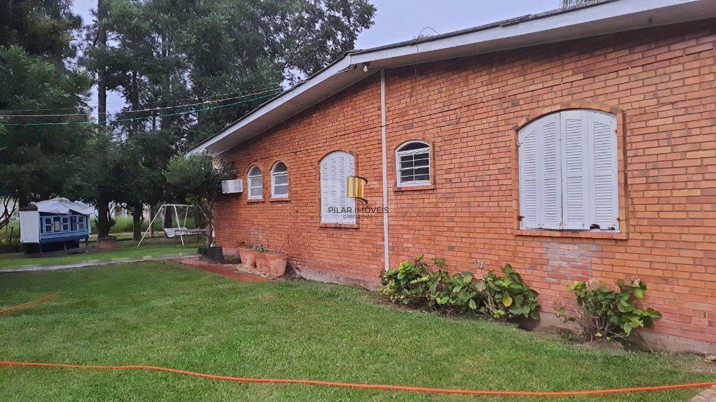 Sítio para Venda - 242m², 2 dormitórios, sendo 2 suites, 2 vagas - Itapuã