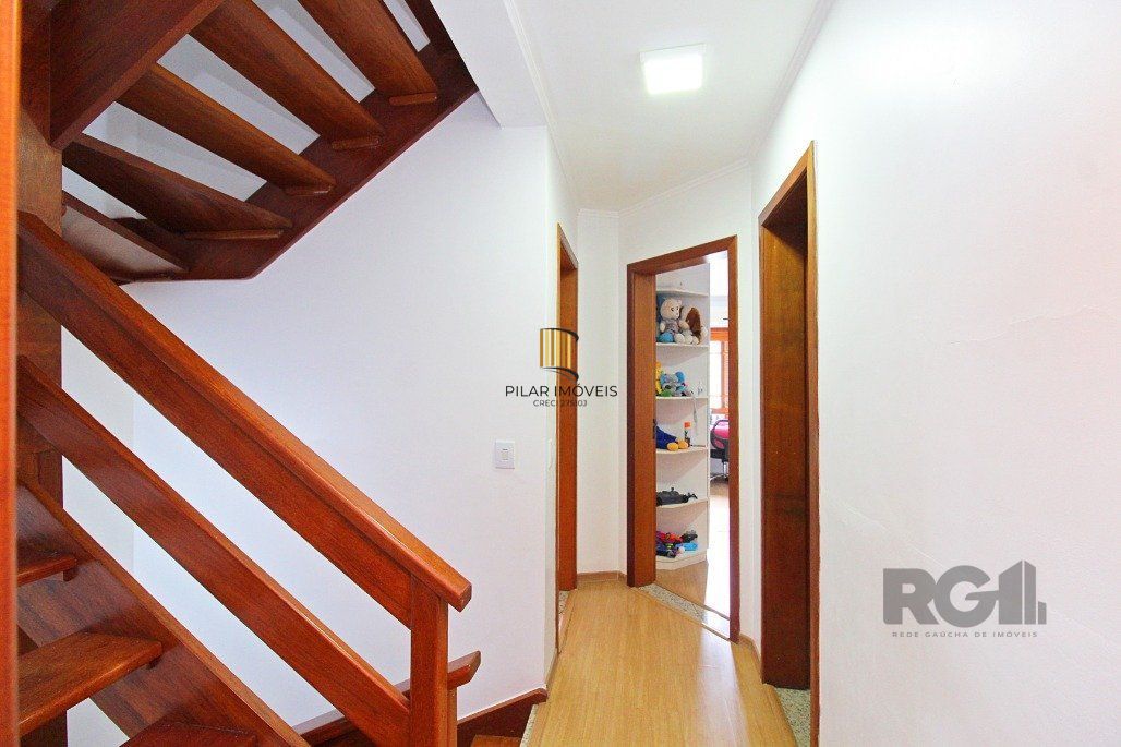 Sobrado para Venda - 218m², 4 dormitórios, sendo 3 suites, 2 vagas - Ipanema