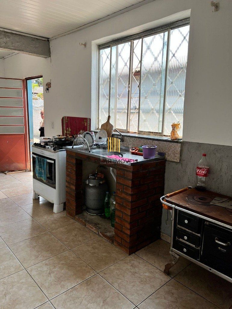 Casa 4 Dormitório(s) Bairro Hípica