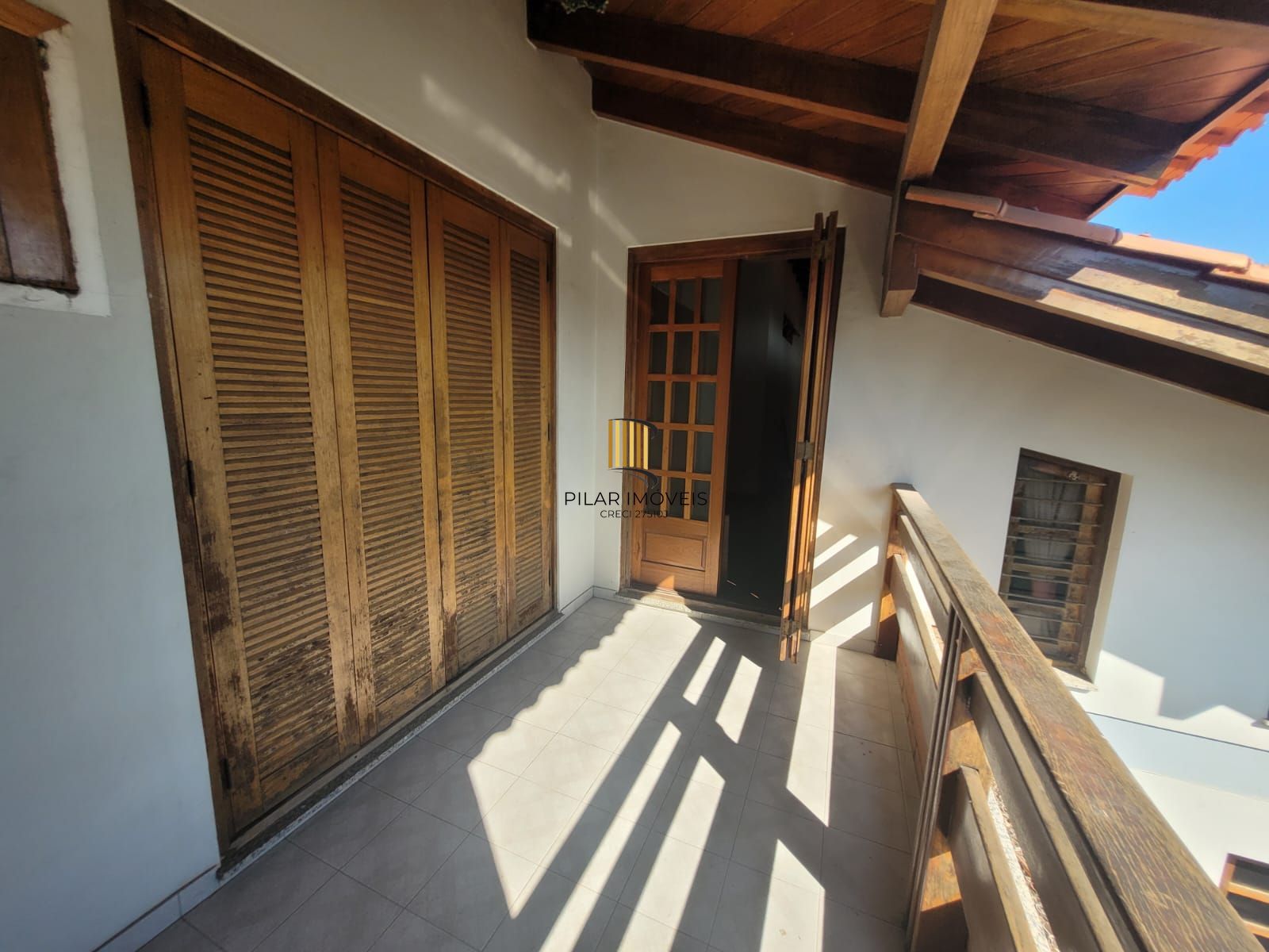 Casa 4 dormitórios no bairro Camaquã