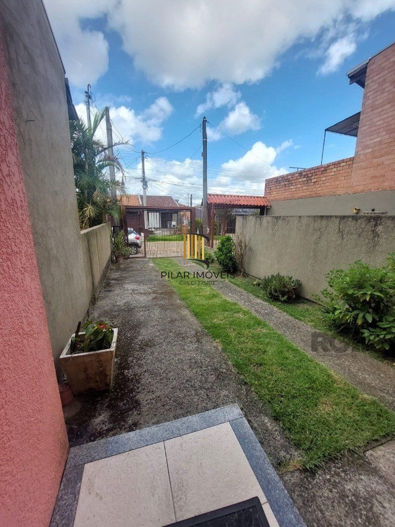 Casa 2 dormitórios no bairro Hípica