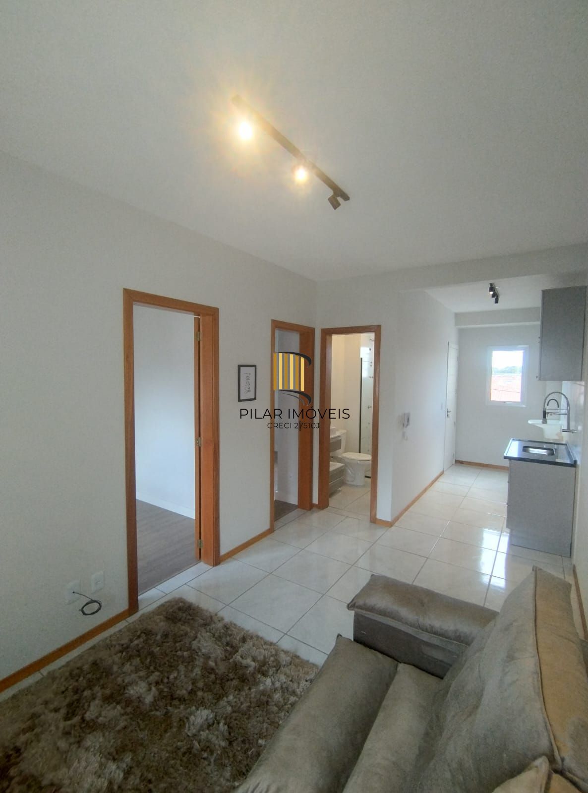 Casa 2 dormitórios no bairro Hípica