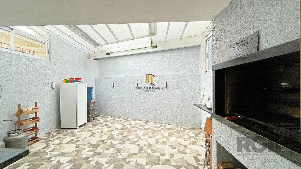 Sobrado para Venda - 218m², 4 dormitórios, sendo 3 suites, 2 vagas - Ipanema