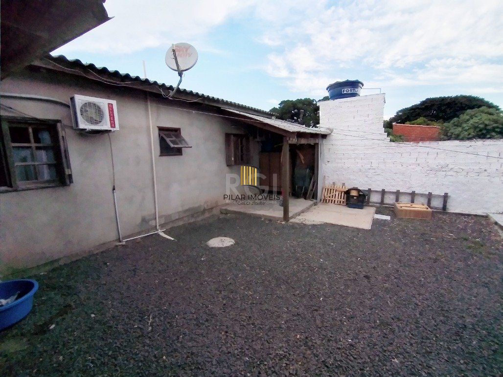 Casa para Venda - 90m², 2 dormitórios, sendo 1 suites, 1 vaga - Restinga