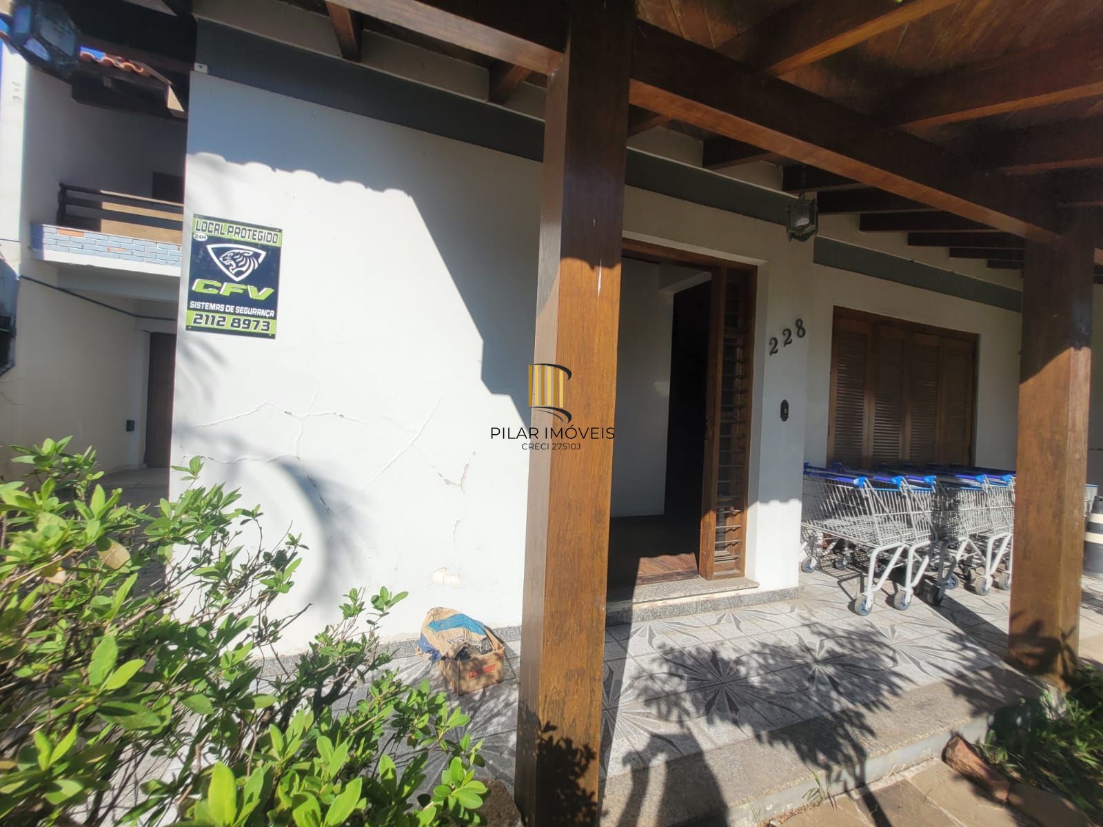 Casa 4 dormitórios no bairro Camaquã