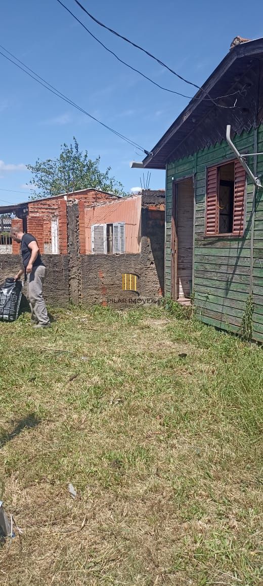 Casa 2 dormitórios no bairro Hípica