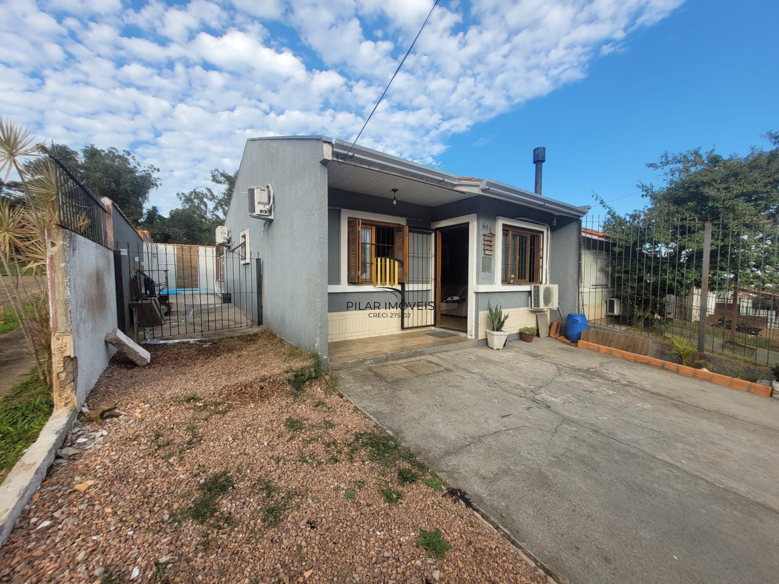 Casa 2 dormitórios no bairro Hípica