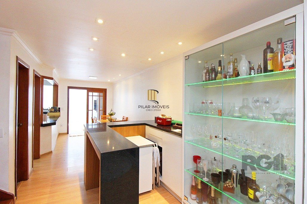 Sobrado para Venda - 218m², 4 dormitórios, sendo 3 suites, 2 vagas - Ipanema