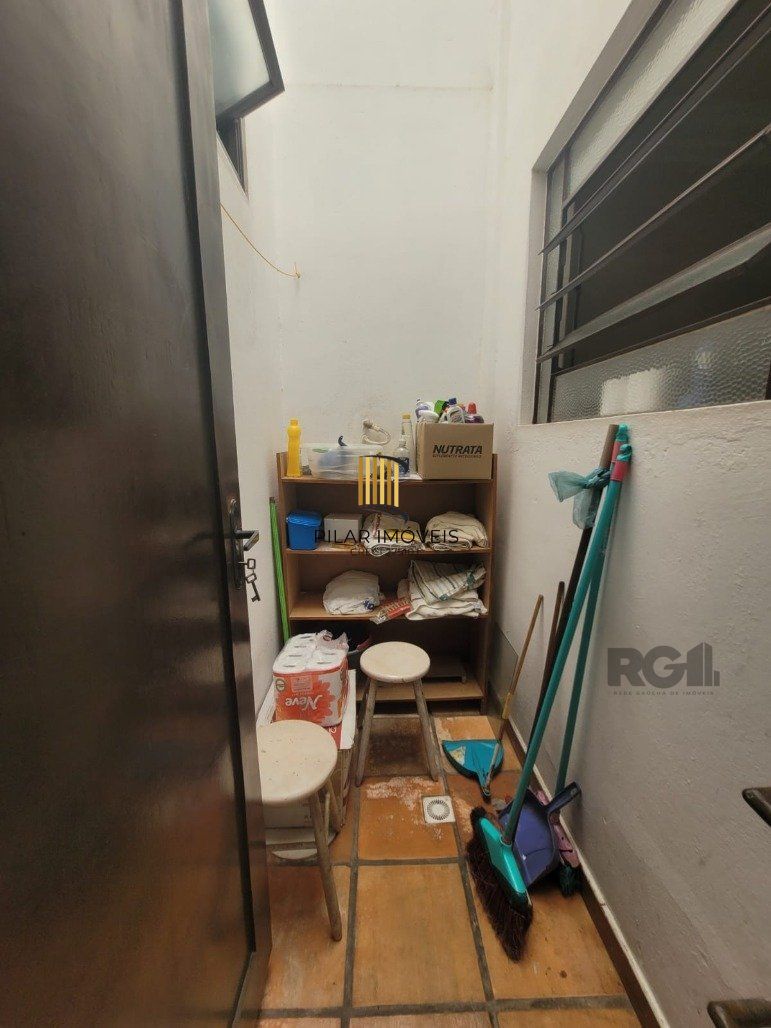 Casa 4 dormitórios no bairro Camaquã