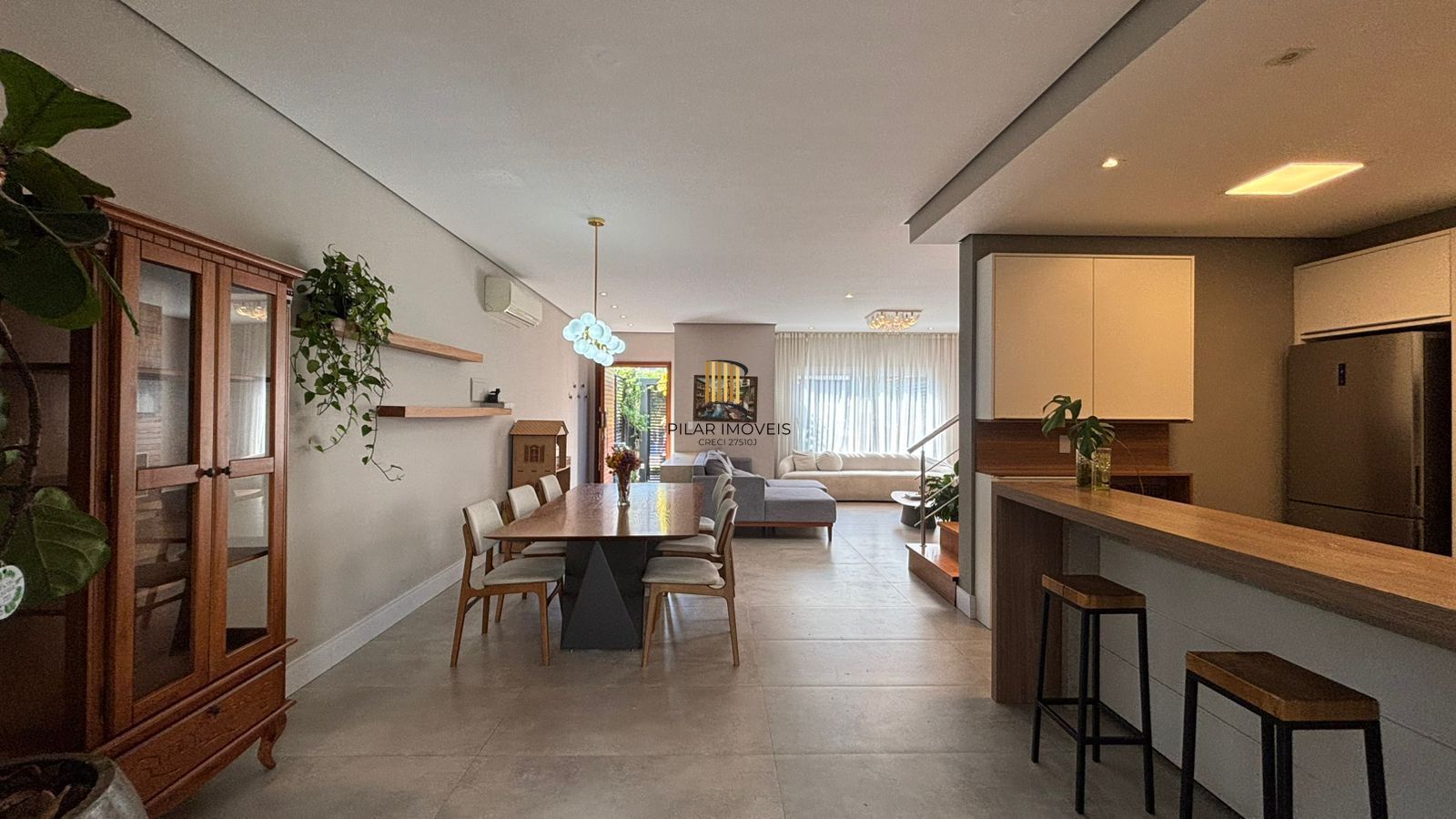 Casa 3 dormitórios no bairro Hípica