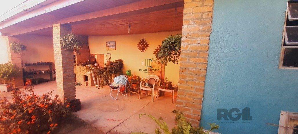 Casa 6 dormitórios no bairro Restinga
