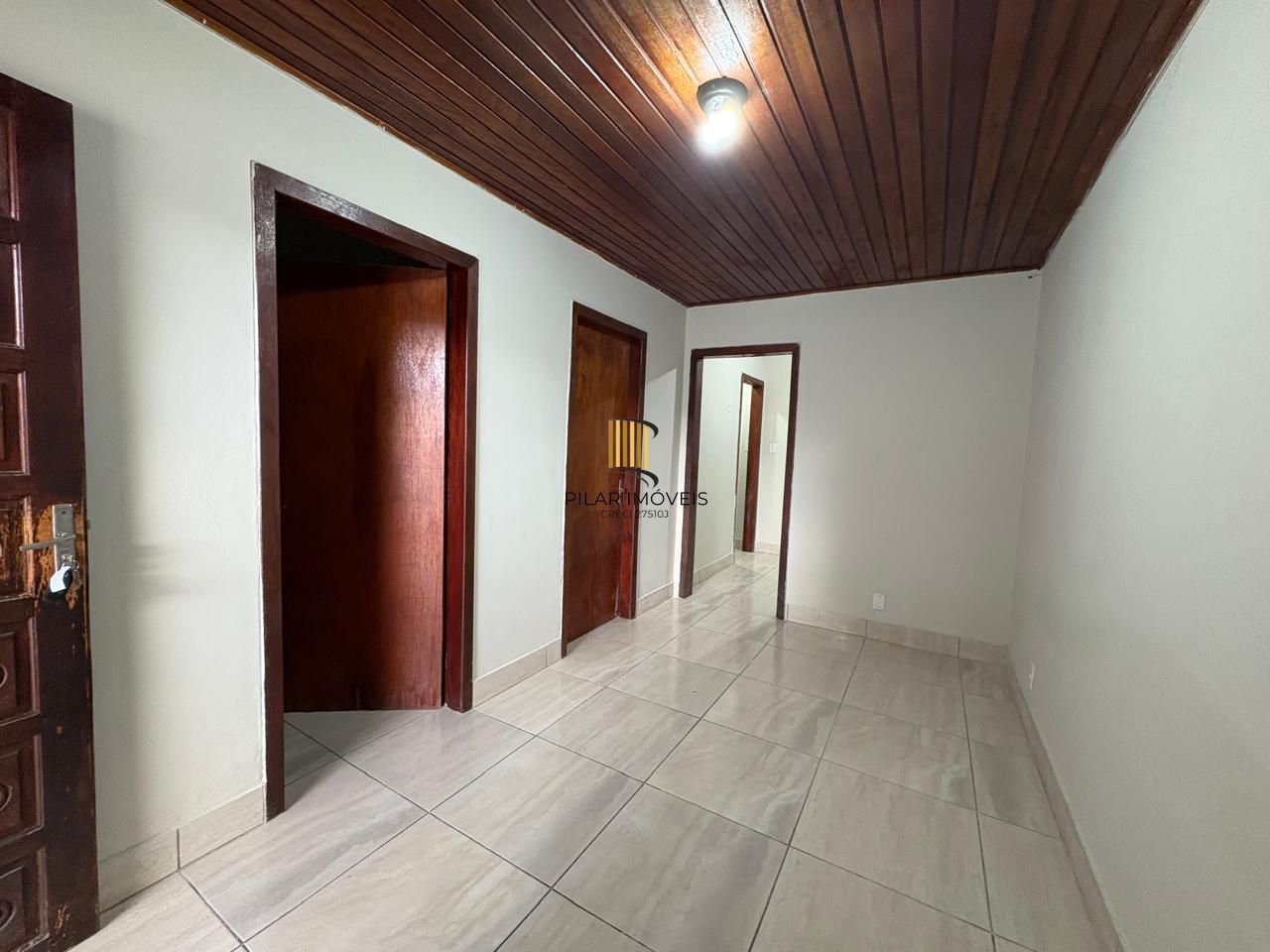 Casa 2 dormitórios no bairro Hípica