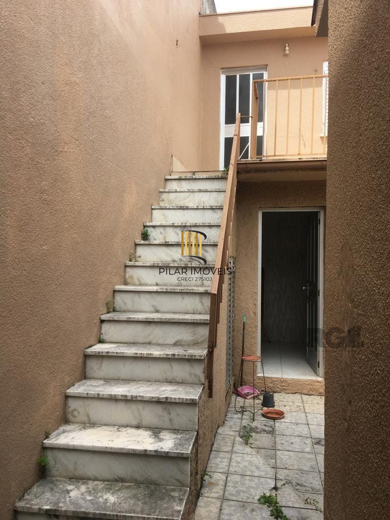 Casa 3 Dormitório(s) Bairro Nonoai