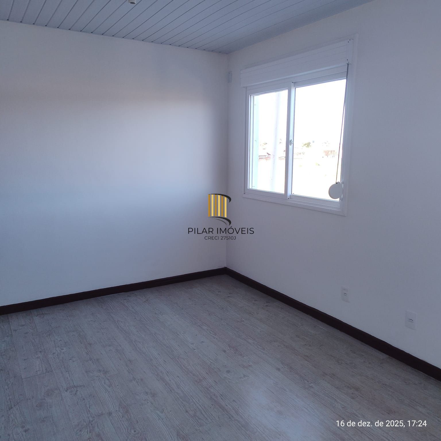 Casa 2 dormitórios no bairro Hípica