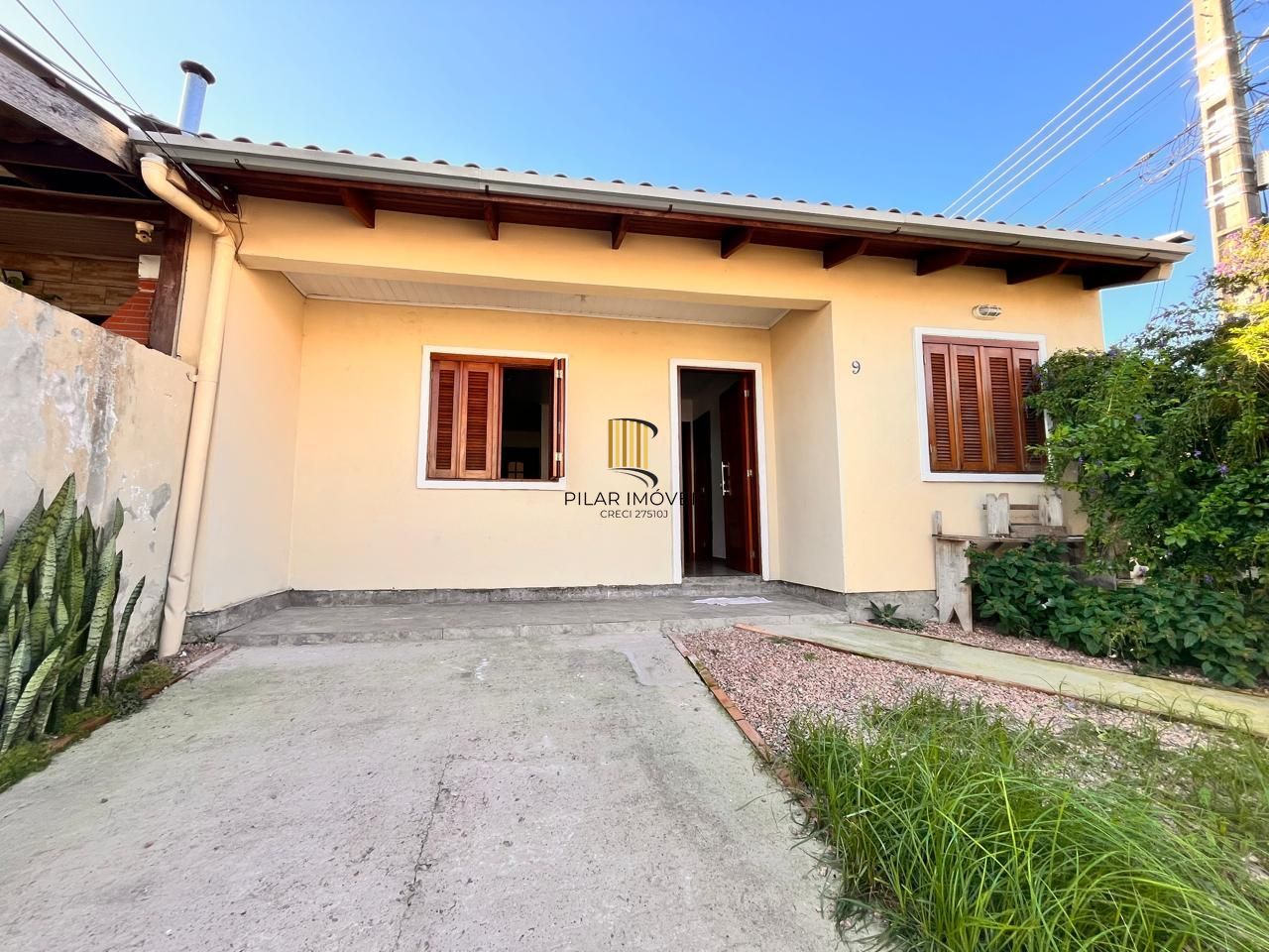 Casa 2 dormitórios no bairro Hípica