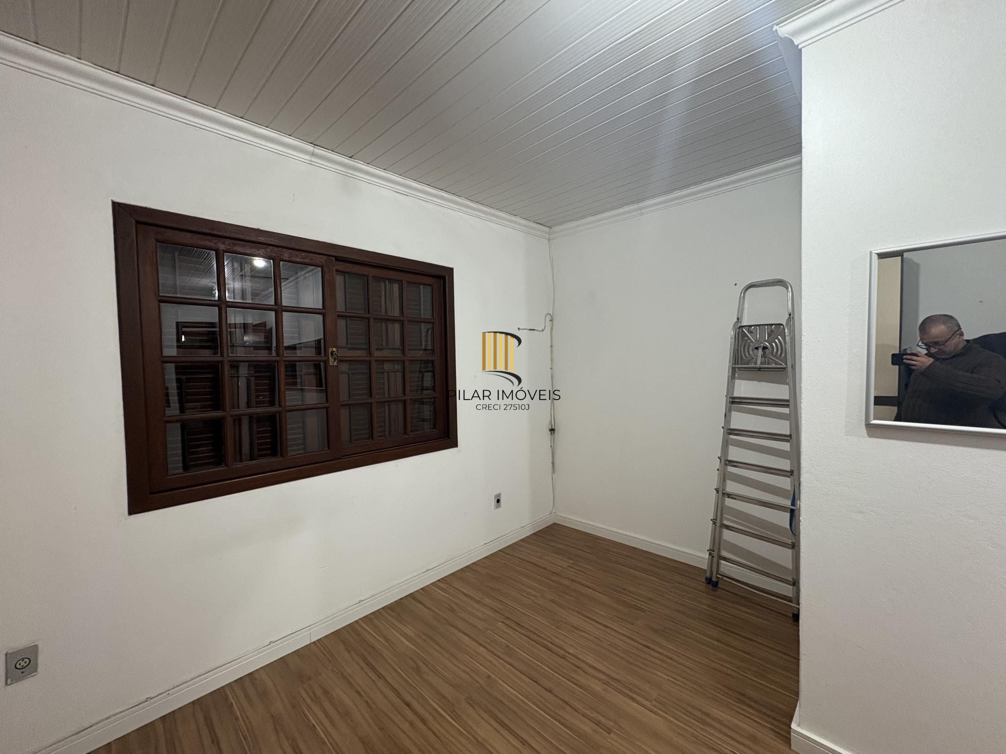 Sobrado 2 dormitórios no bairro Belém Novo