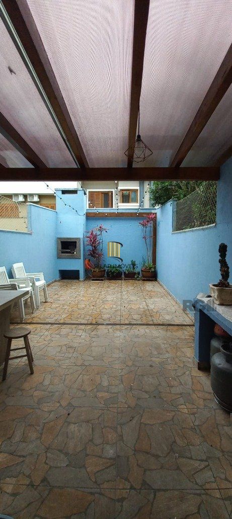 Casa 2 Dormitório(s) Bairro Guarujá