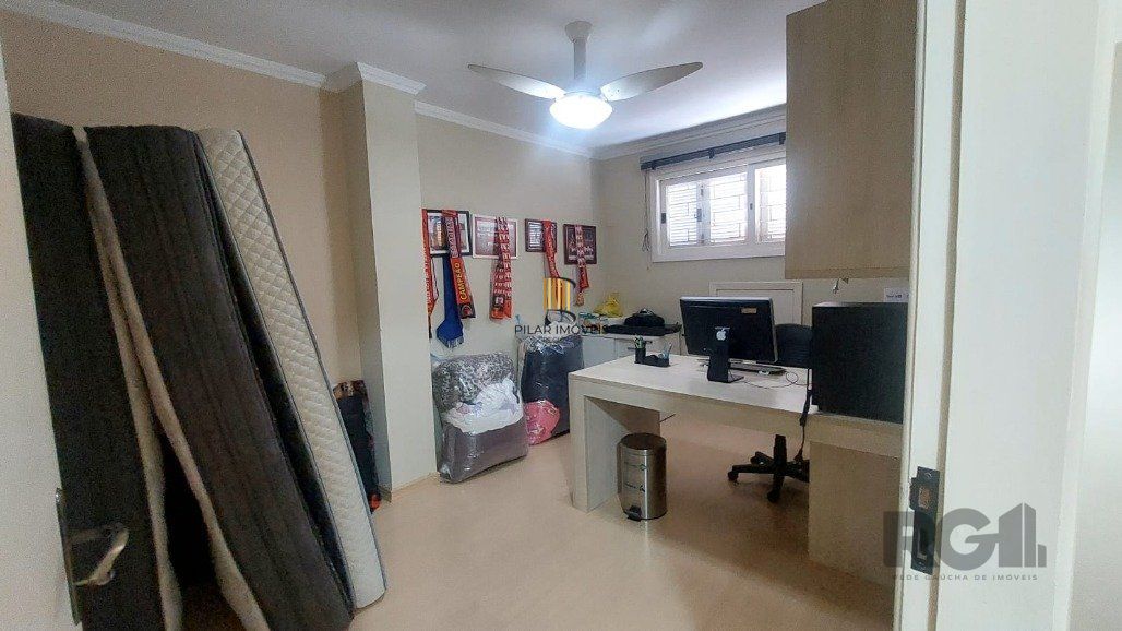 Casa 4 dormitórios no bairro Espírito Santo