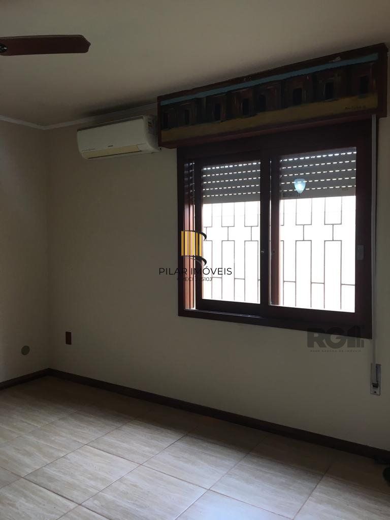 Casa 3 Dormitório(s) Bairro Nonoai