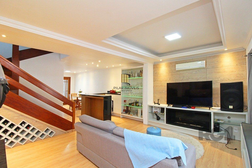 Sobrado para Venda - 218m², 4 dormitórios, sendo 3 suites, 2 vagas - Ipanema