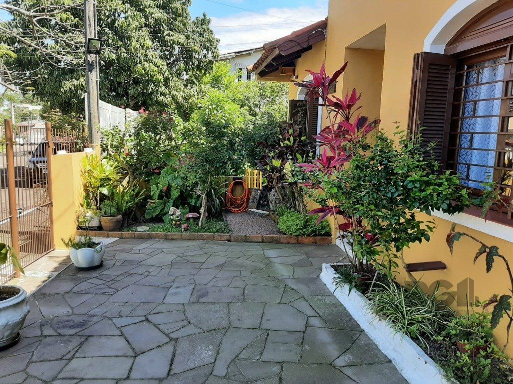 Casa 5 Dormitório(s) Bairro Campo Novo