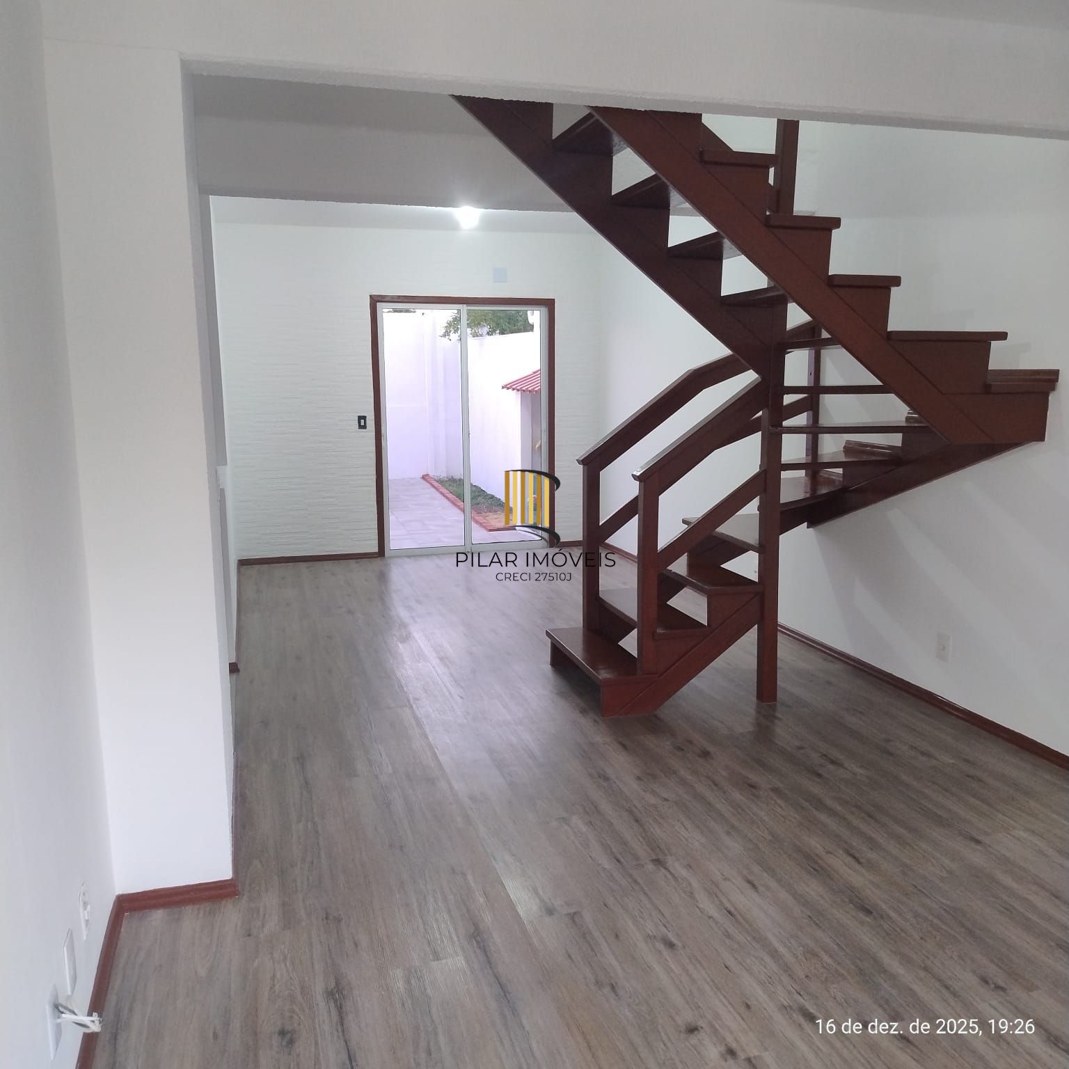 Casa 2 dormitórios no bairro Hípica