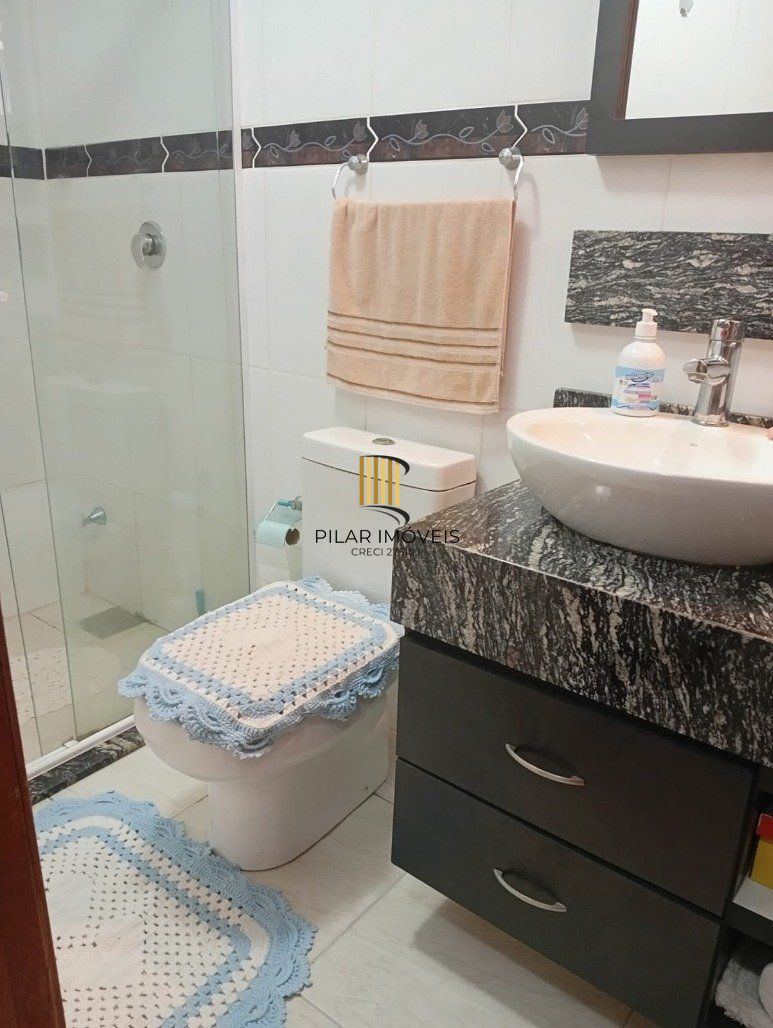 Casa 2 dormitórios no bairro Hípica
