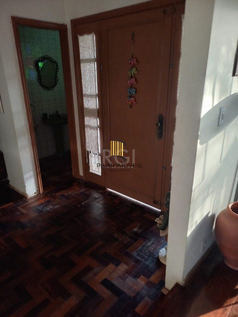 Casa para Venda - 256.44m², 4 dormitórios, sendo 1 suites, 4 vagas - Cavalhada