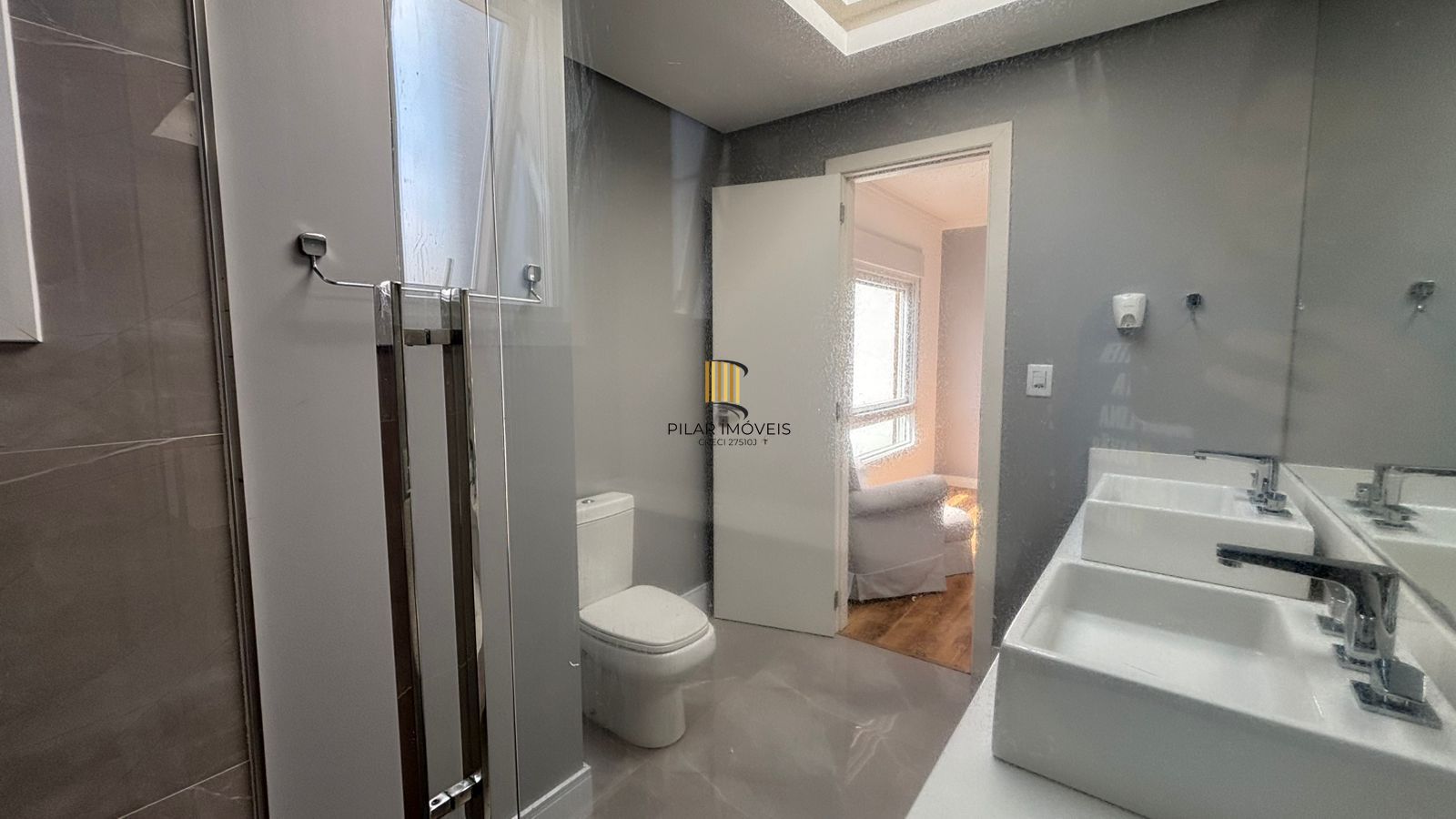 Casa 3 dormitórios no bairro Hípica