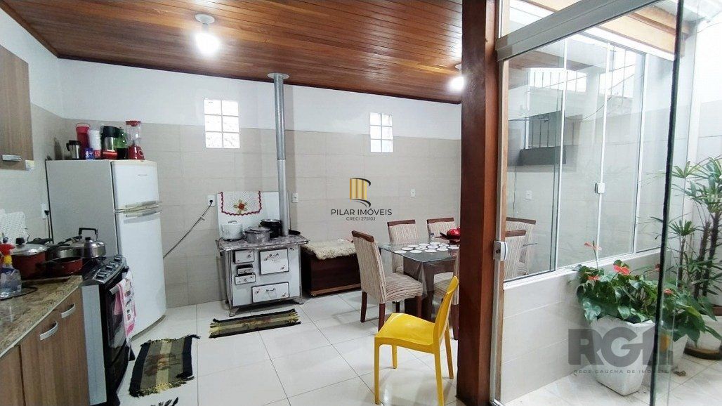 Casa 2 dormitórios no bairro Hípica
