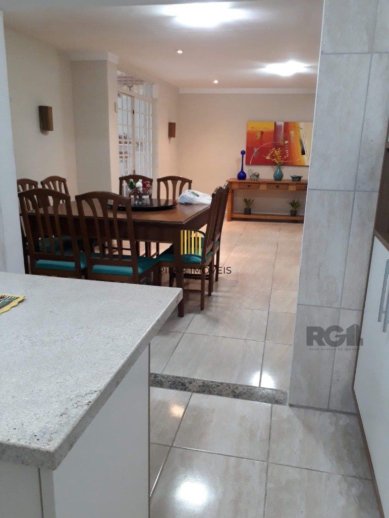 Casa 4 dormitórios no bairro Ipanema