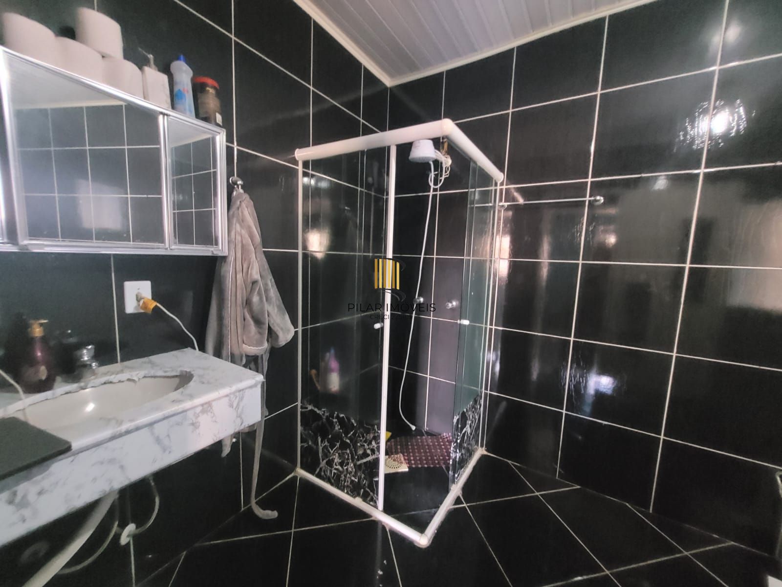 Casa 3 dormitórios no bairro Restinga