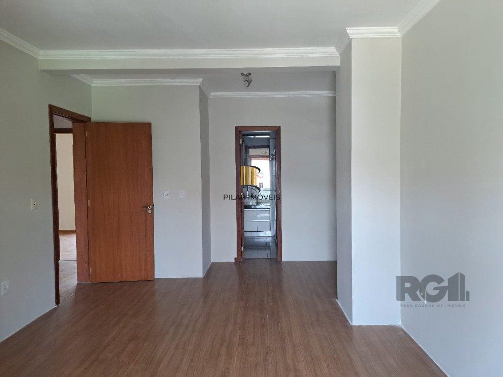 Casa 3 dormitórios no bairro Hípica