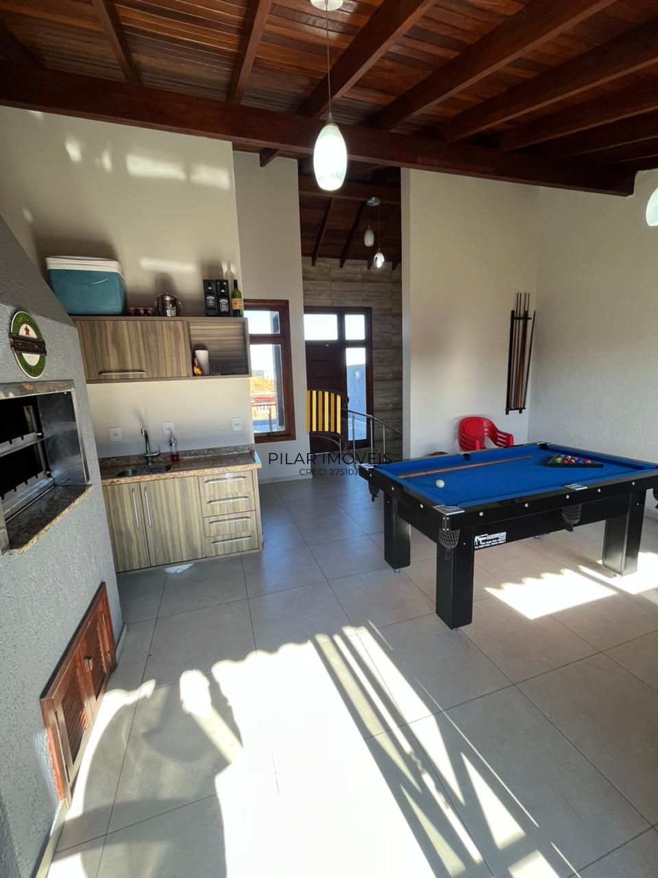 Sobrado triplex com piscina no Loteamento Nova Ipanema