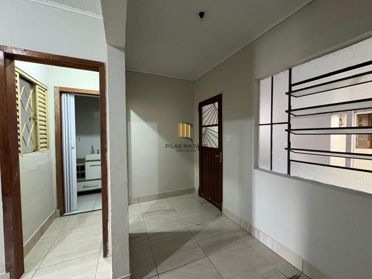 Casa 2 dormitórios no bairro Hípica