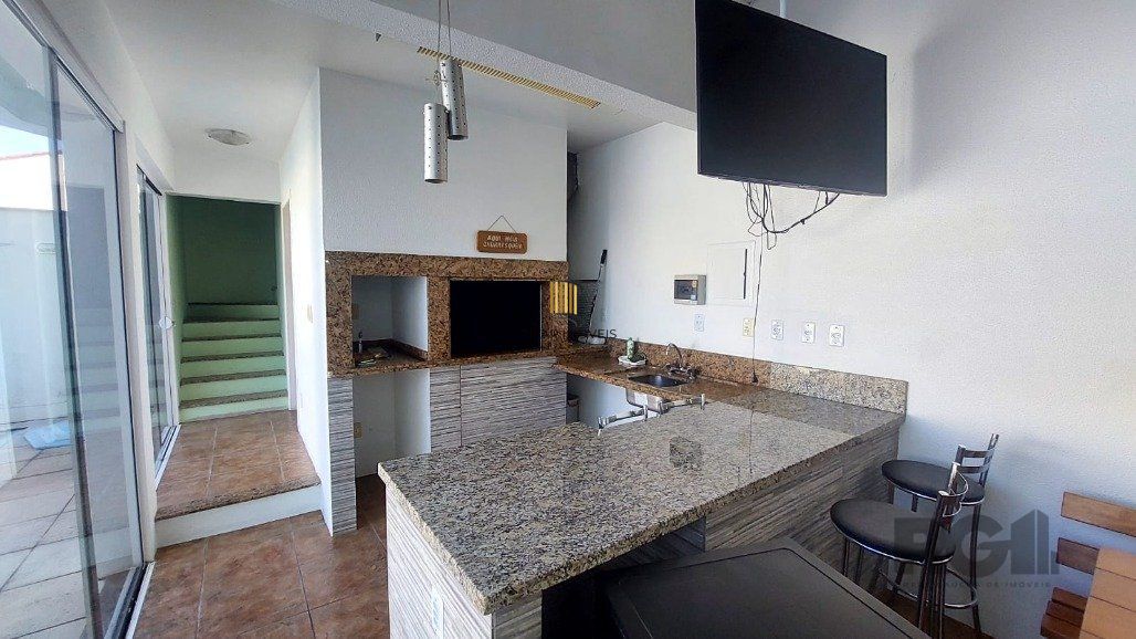 Casa 4 dormitórios no bairro Espírito Santo