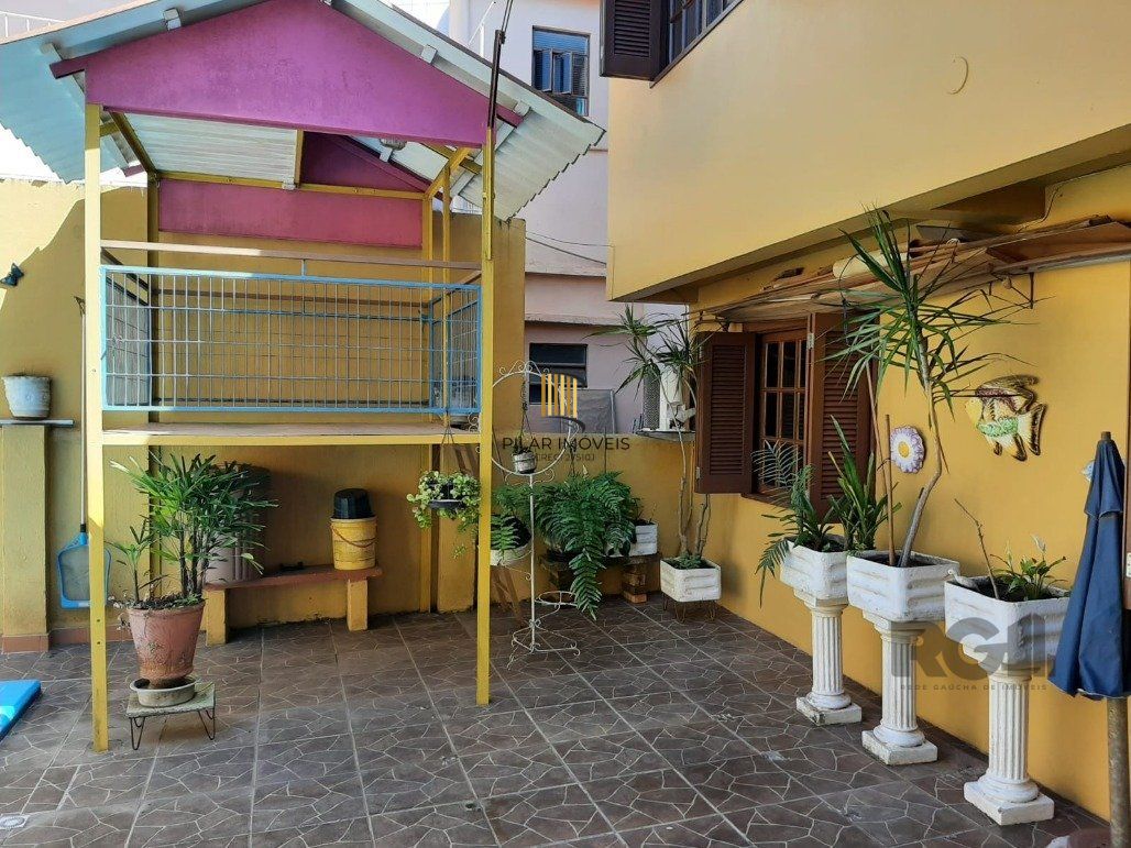 Casa 5 Dormitório(s) Bairro Campo Novo