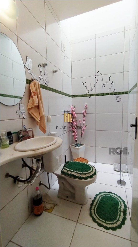 Casa 2 dormitórios no bairro Hípica