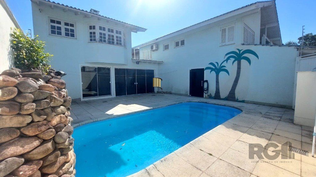 Casa 4 dormitórios no bairro Espírito Santo