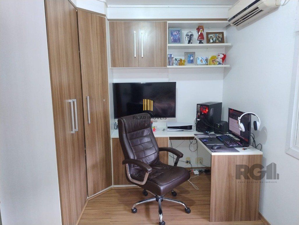 Casa 4 Dormitório(s) Bairro Hípica