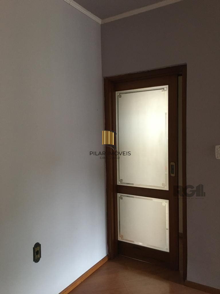 Casa 3 Dormitório(s) Bairro Nonoai