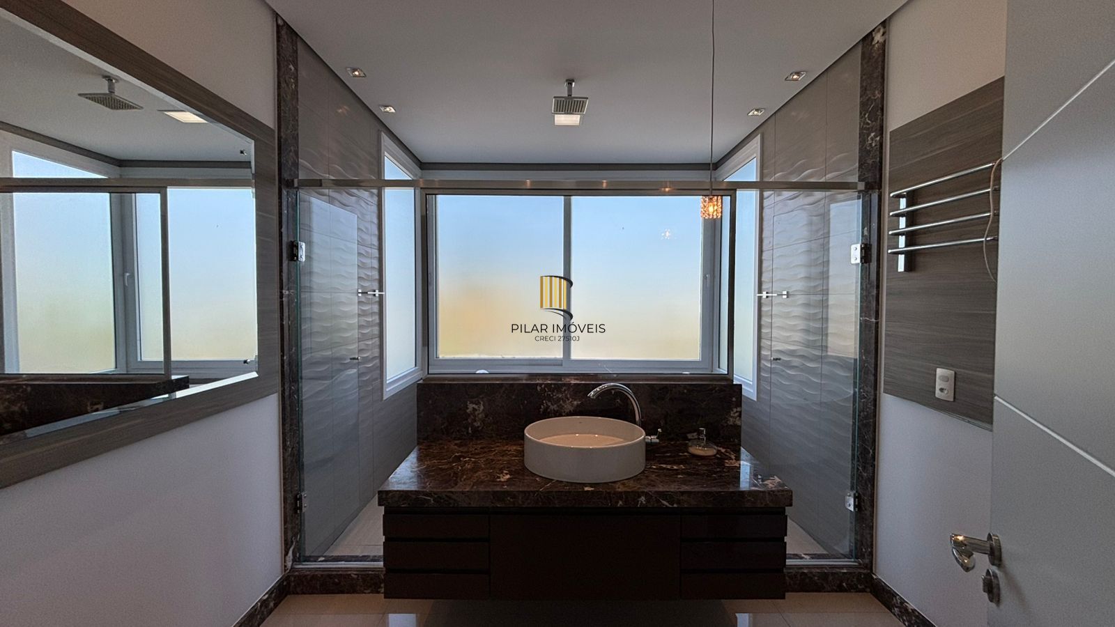 Casa 5 dormitórios no bairro Belém Novo