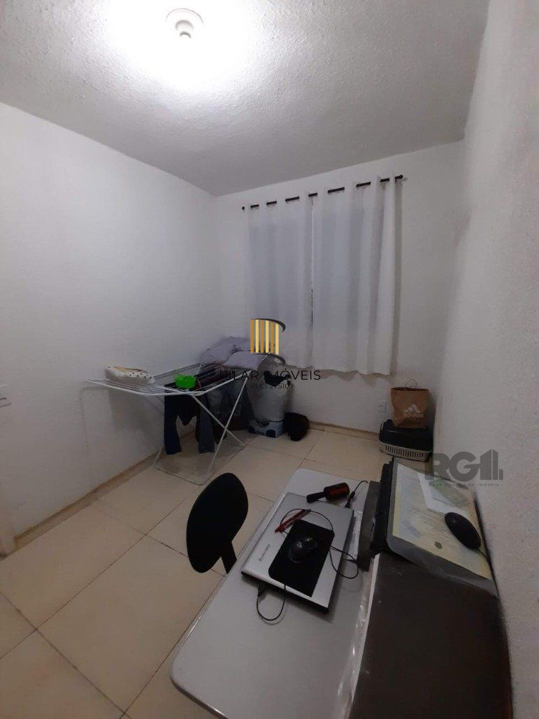 Apartamento 2 Dormitório(s) Bairro Mario Quintana