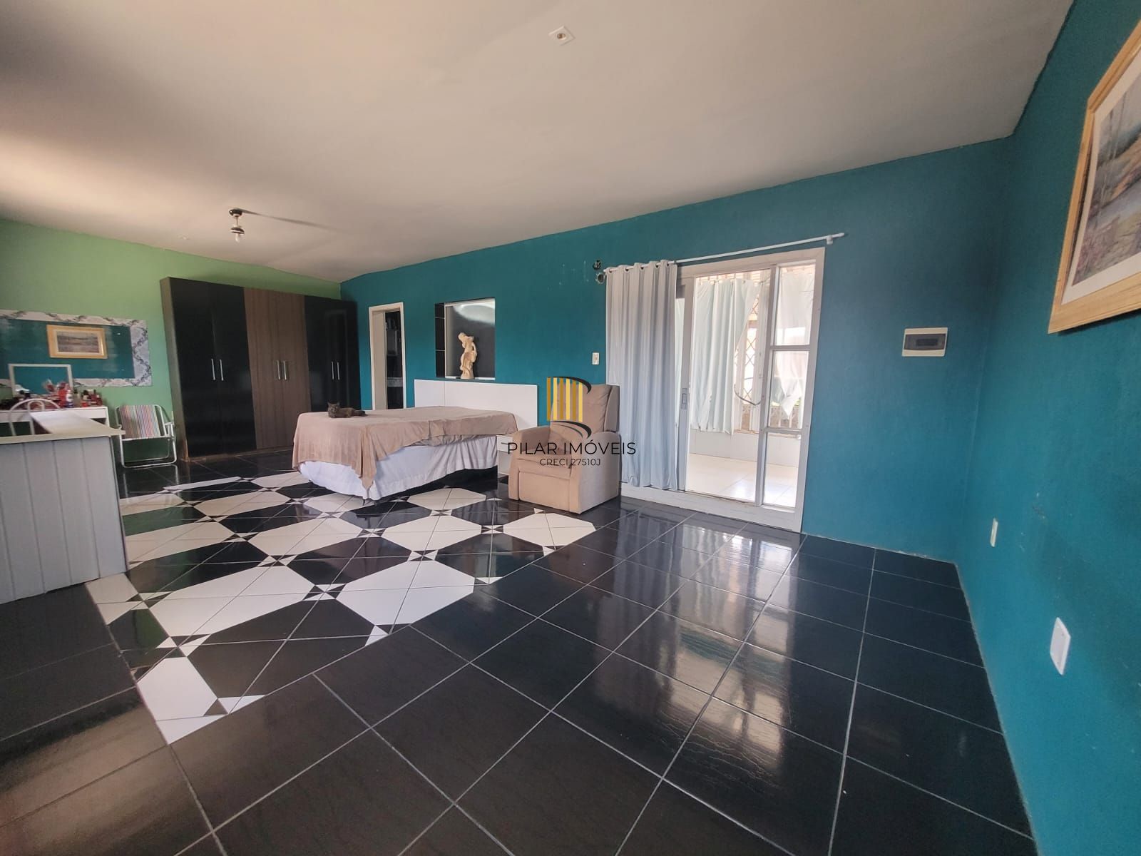 Casa 3 dormitórios no bairro Restinga